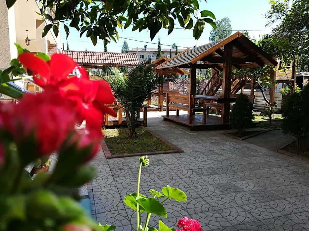Runo Guest House Gagra Exteriér fotografie